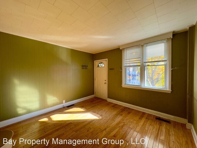 Building Photo - 2 br, 1.5 bath House - 1008 W 41st St