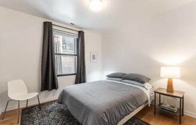 Foto del edificio - Quaint 2 Bed 2 Bath available in the Uptown area
