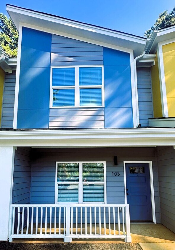 Foto principal - Gorgeous Luxury Style Townhome, Minutes fr...