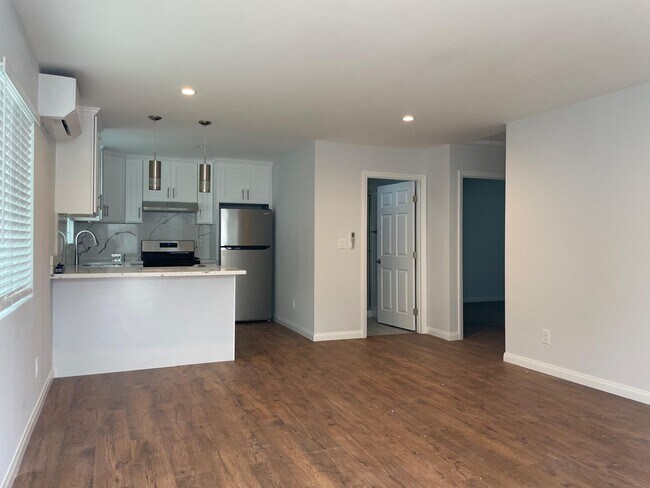 Kitchen - 3843 Midway Ave