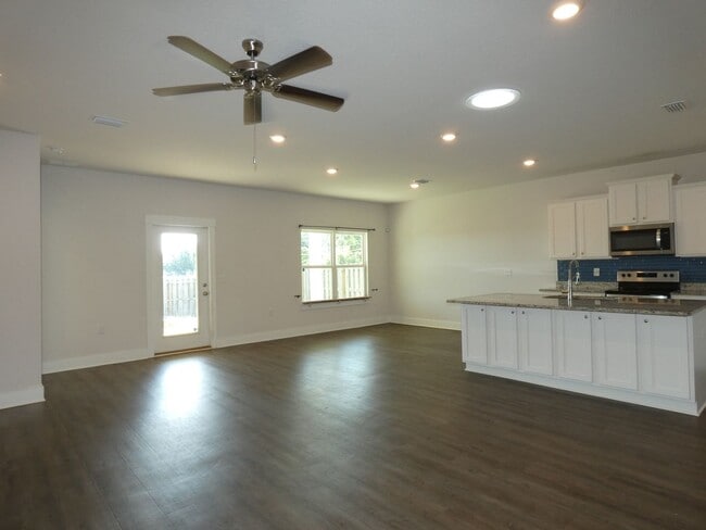 Building Photo - 4-Bedroom Craftsman-Style Home