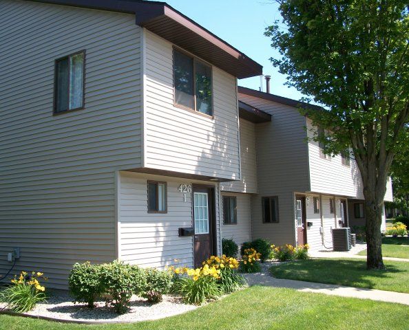 Building Photo - 424 E Elm St