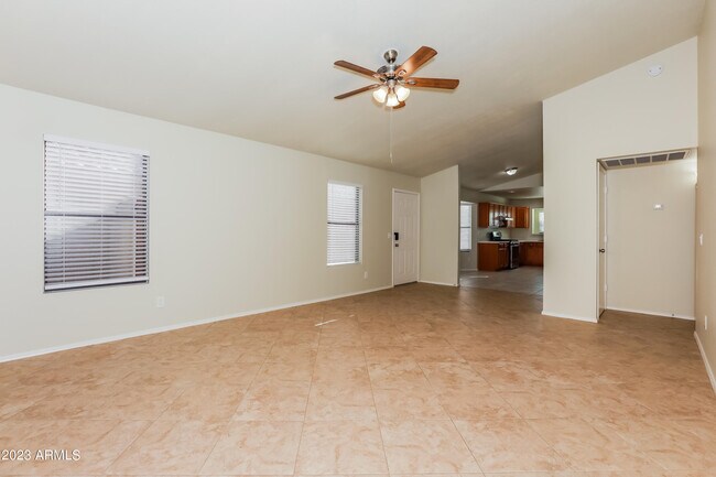 Foto del edificio - 4544 E Garnet Ave
