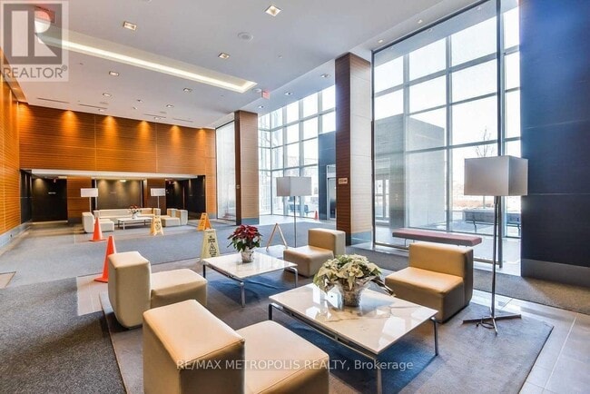 Building Photo - 135 Village Green Square