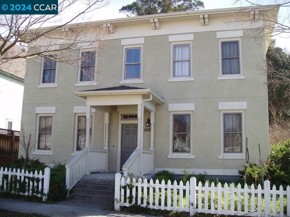 Primary Photo - 1087 Promenade St