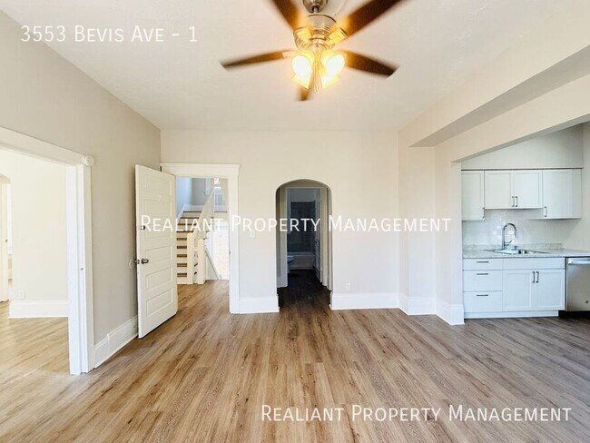 Foto del edificio - 3553 Bevis Ave