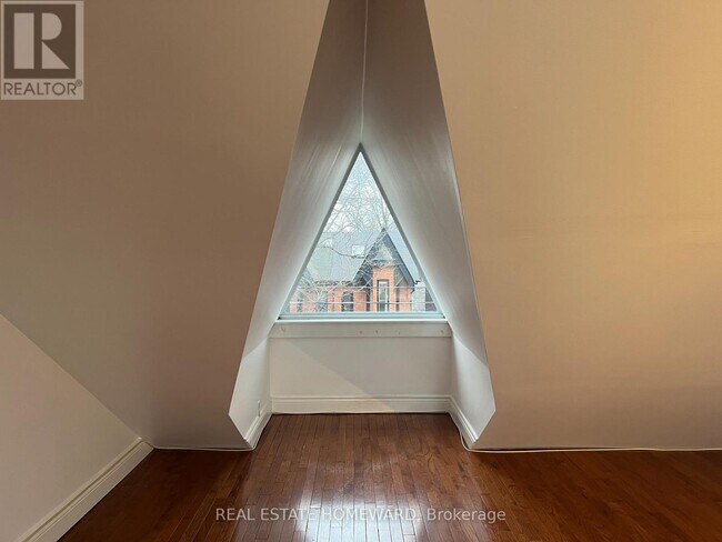 Photo du bâtiment - 220 Pape Ave