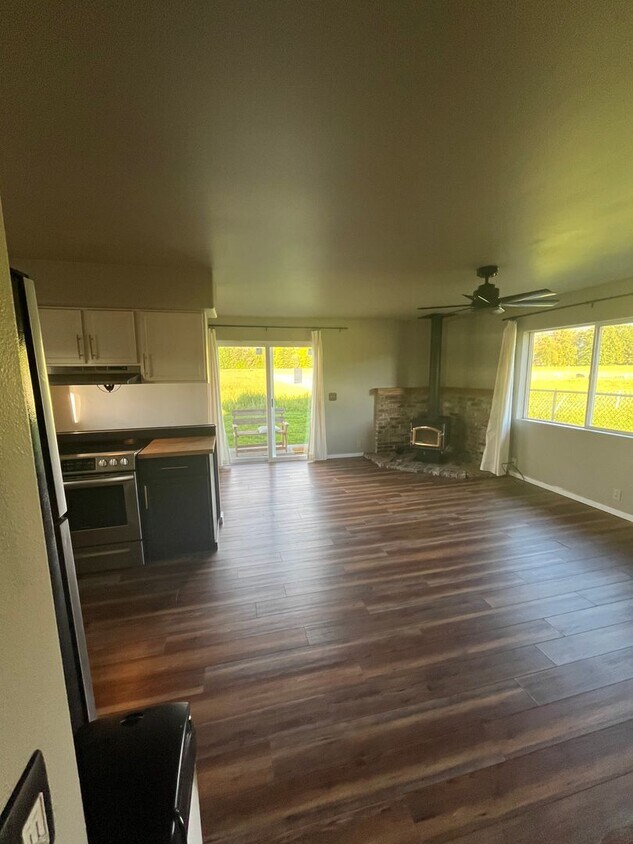 Foto principal - 9179 Harrison Rd