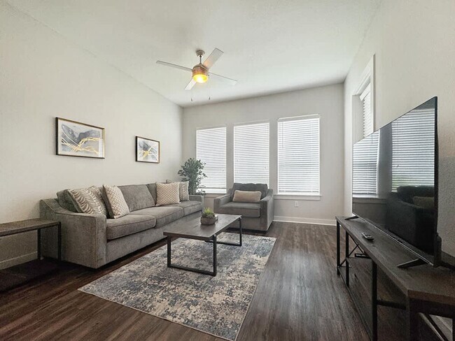 Building Photo - 124 S Morgan St