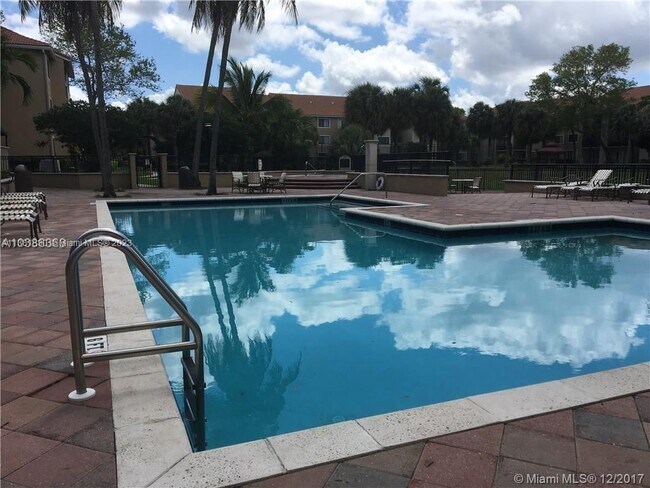 Foto del edificio - 9200 W Atlantic Blvd
