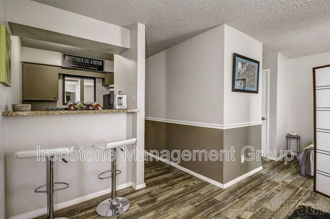 Foto del edificio - 4639 S Darlington Ave