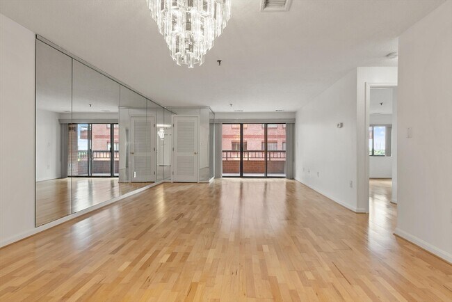 Foto del edificio - 3920 Mystic Valley Pkwy