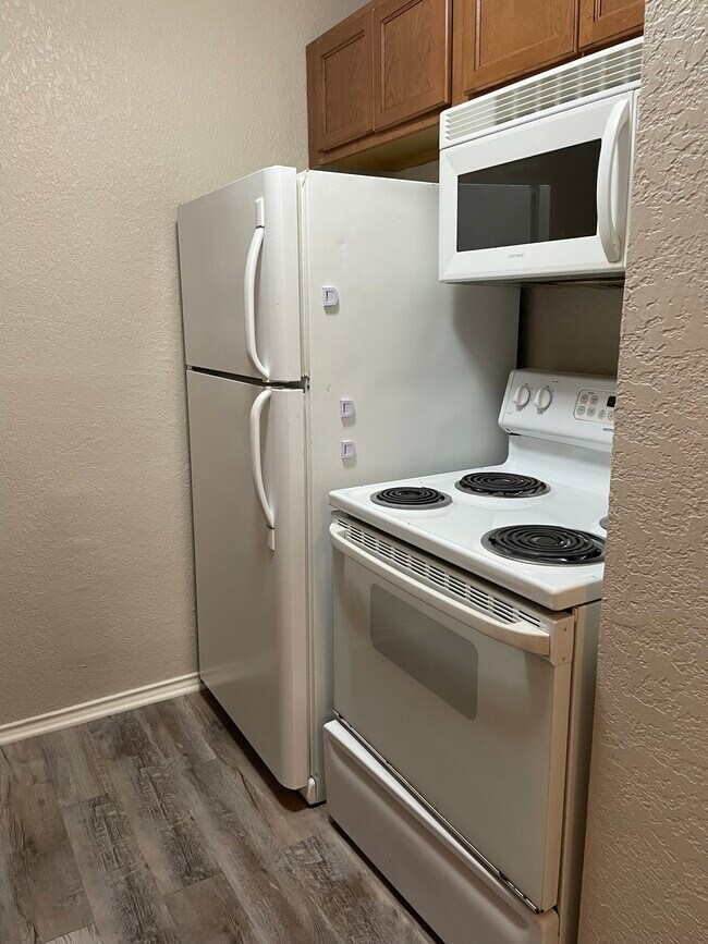 Building Photo - 10910 Baltic Dr