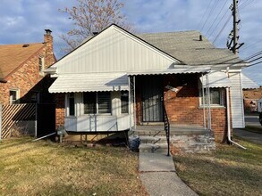 Building Photo - 18400 Rosemont Ave
