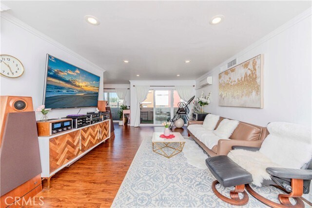 Primary Photo - 358 S Gramercy Pl
