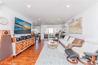 Building Photo - 358 S Gramercy Pl