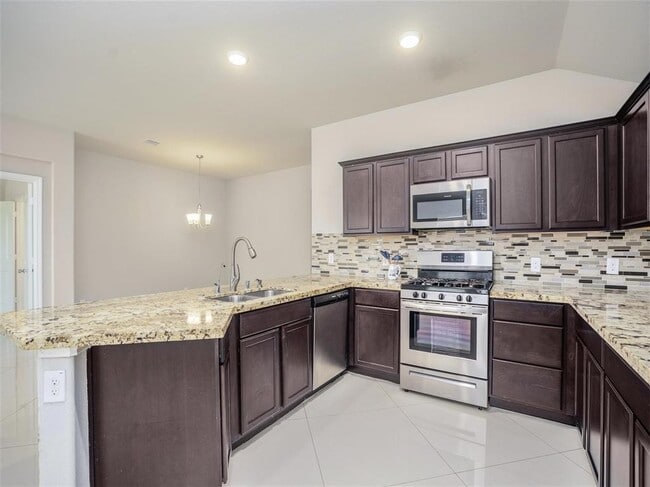 Building Photo - 5527 Carlisle Grove Trace
