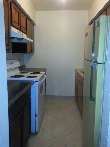 Kitchen - 110 Griffiths St