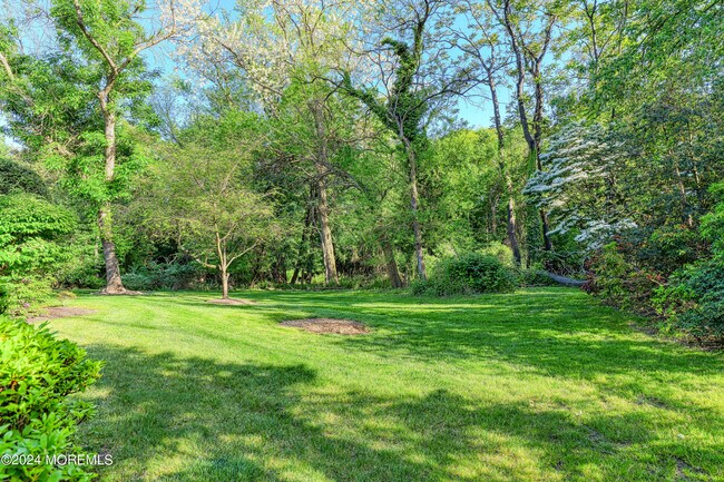 Building Photo - 10 Stonehedge Ct