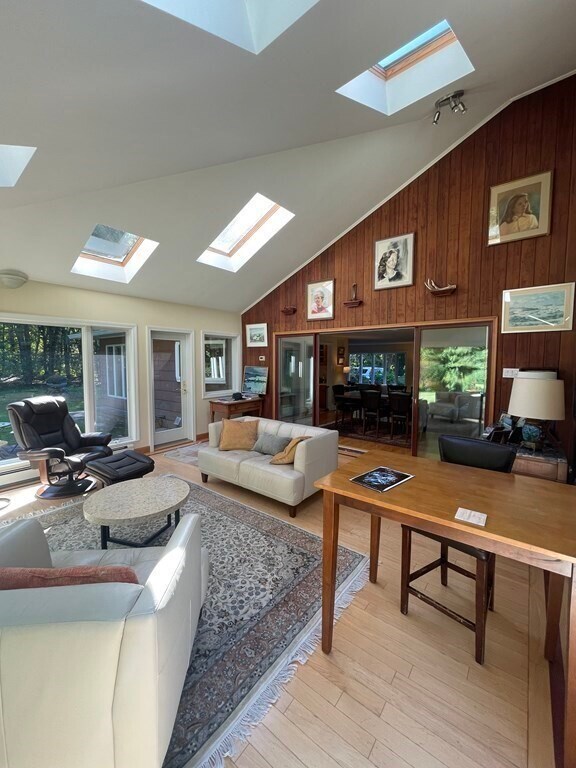 Building Photo - 39 Oriole Dr