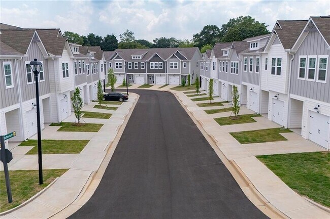 Foto del edificio - 622 Shallowford Rd