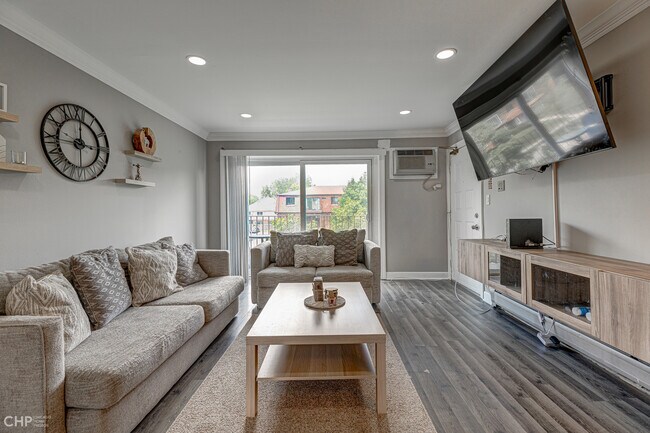 Foto del edificio - 1220 Whispering Hills Ct