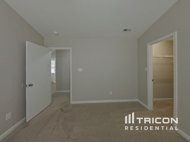 Building Photo - 113 Camforth Dr