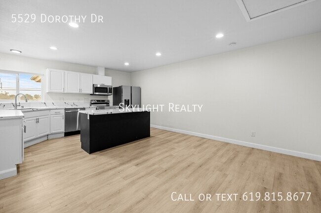 Building Photo - 5529 Dorothy Dr