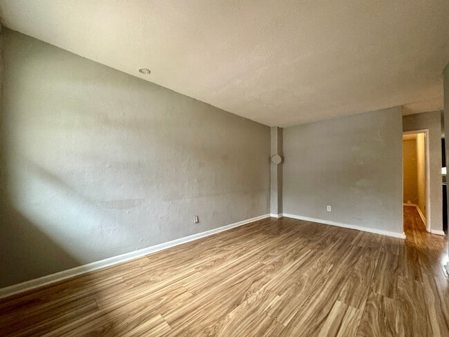 Foto del edificio - 708 W 47th St