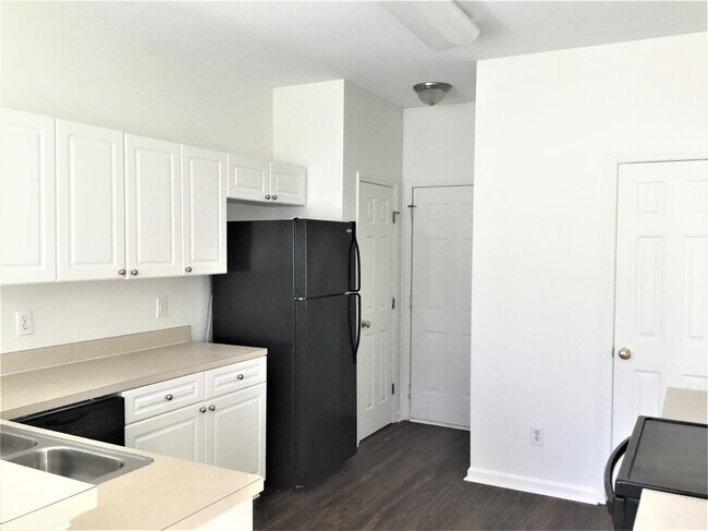 Building Photo - 4220 Beacon Crest Way