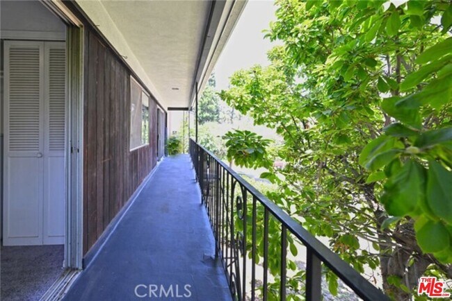 Foto del edificio - 11061 Ohio Ave Ave