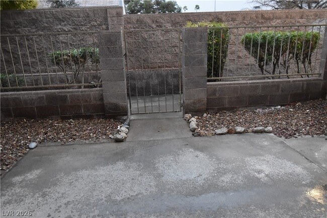 Foto del edificio - 6476 Big Pine Way