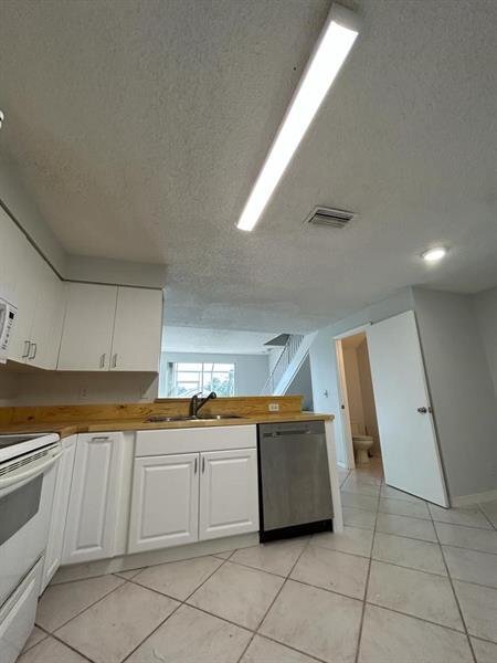 Foto del edificio - 1451 Sorrento Drive Apt #1, Weston, FL 333...