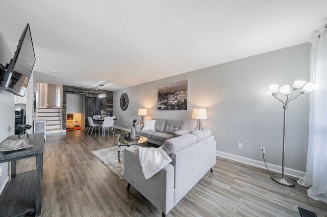 Building Photo - 452 Burnham Manor Ct