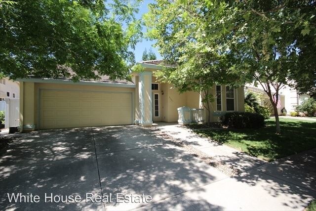 Building Photo - 3 br, 2 bath House - 3300 Mayten Way