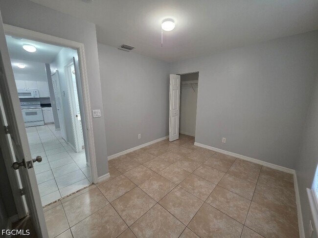 Foto del edificio - 4836 Golfview Blvd