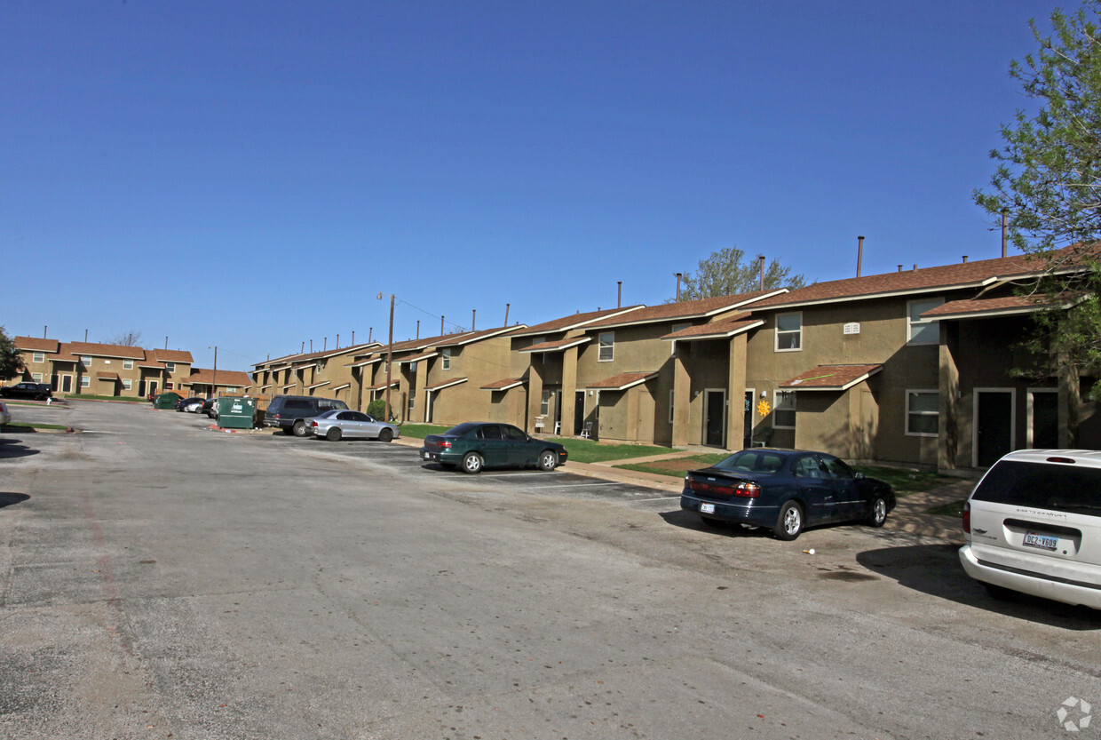 Primary Photo - Peppertree Acres Apartments