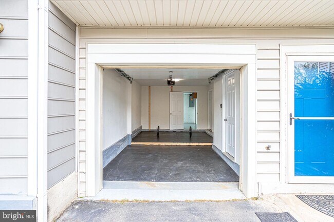 Building Photo - 6162 Glen Eagles Ct