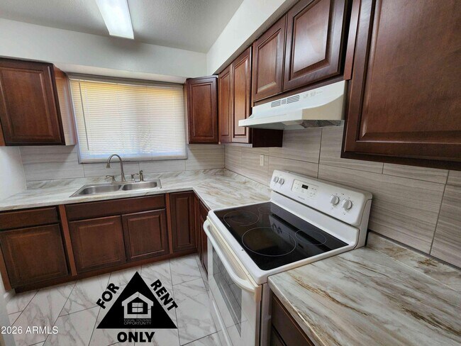 Foto del edificio - 7132 W Wolf St