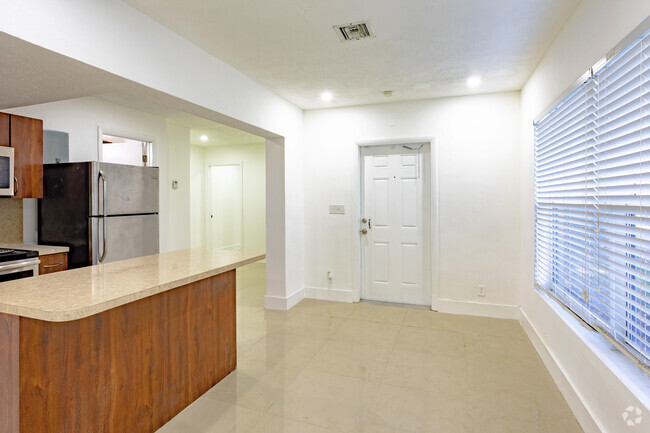 Interior Photo - YOUNG CIRCLE APTS
