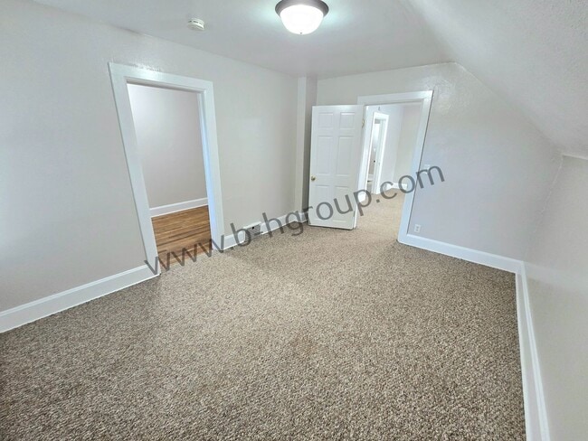 Building Photo - 1827 53rd St