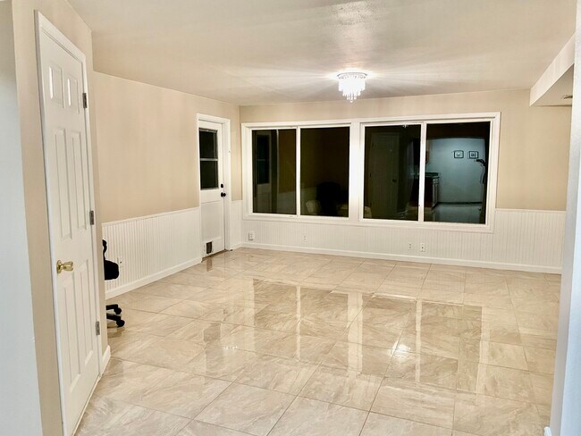 Foto del edificio - 321 207th Ave NE