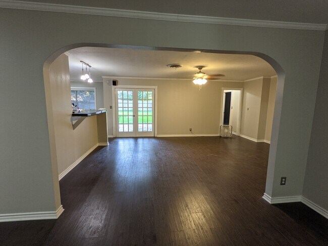 Building Photo - 1804 Plantation Rd