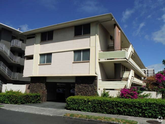 Primary Photo - 1418 Kewalo St