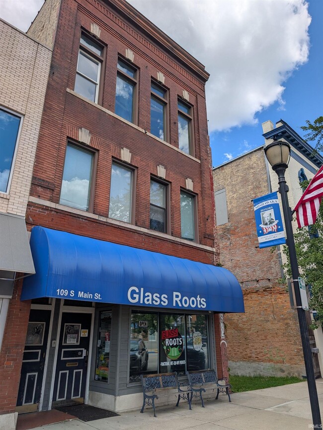 Building Photo - 109 S Main St