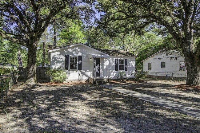 Foto del edificio - 112 Klein Street, Walterboro, SC 29488 - 2...