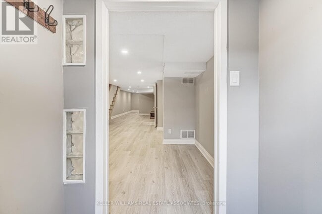 Building Photo - 274-274 Ossington Ave