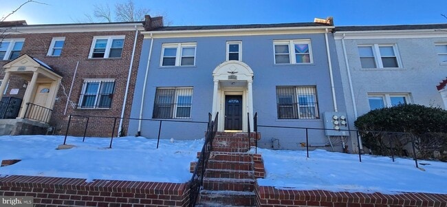 Building Photo - 1255 Meigs Pl NE