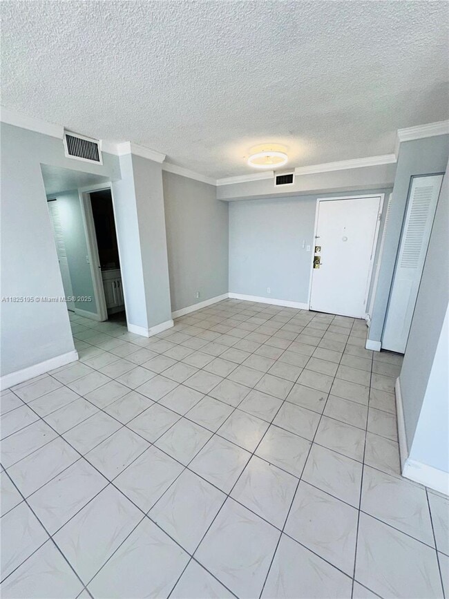 Building Photo - 2025 NE 164th St