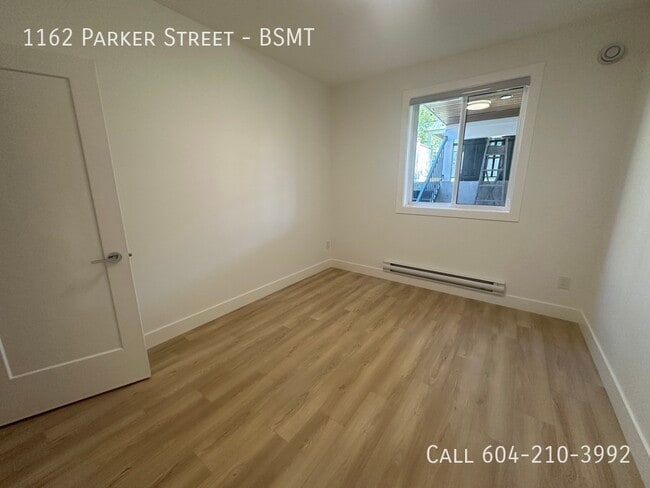 Photo du bâtiment - Brand New Suite in White Rock